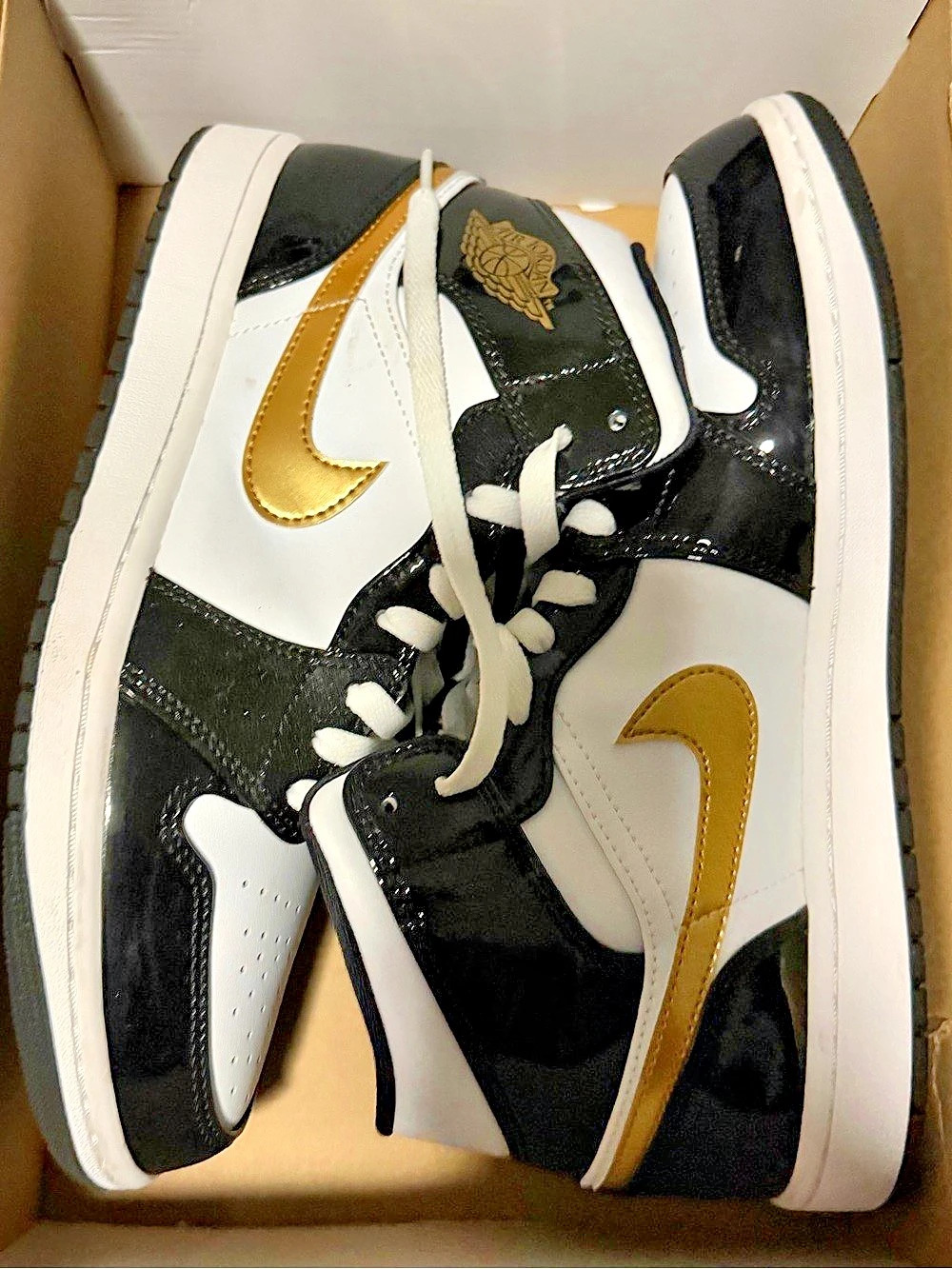 Jordan  Black & White Sneakers Like New